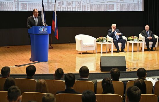 Russian Foreign Minister Sergei Lavrov meets with MGIMO students and academic staff
