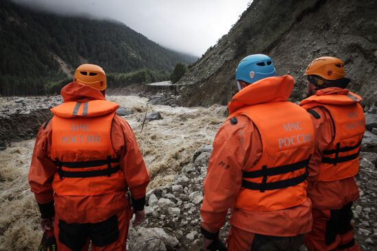 Over 500 tourists cut off by mudslide in Kabardino-Balkaria