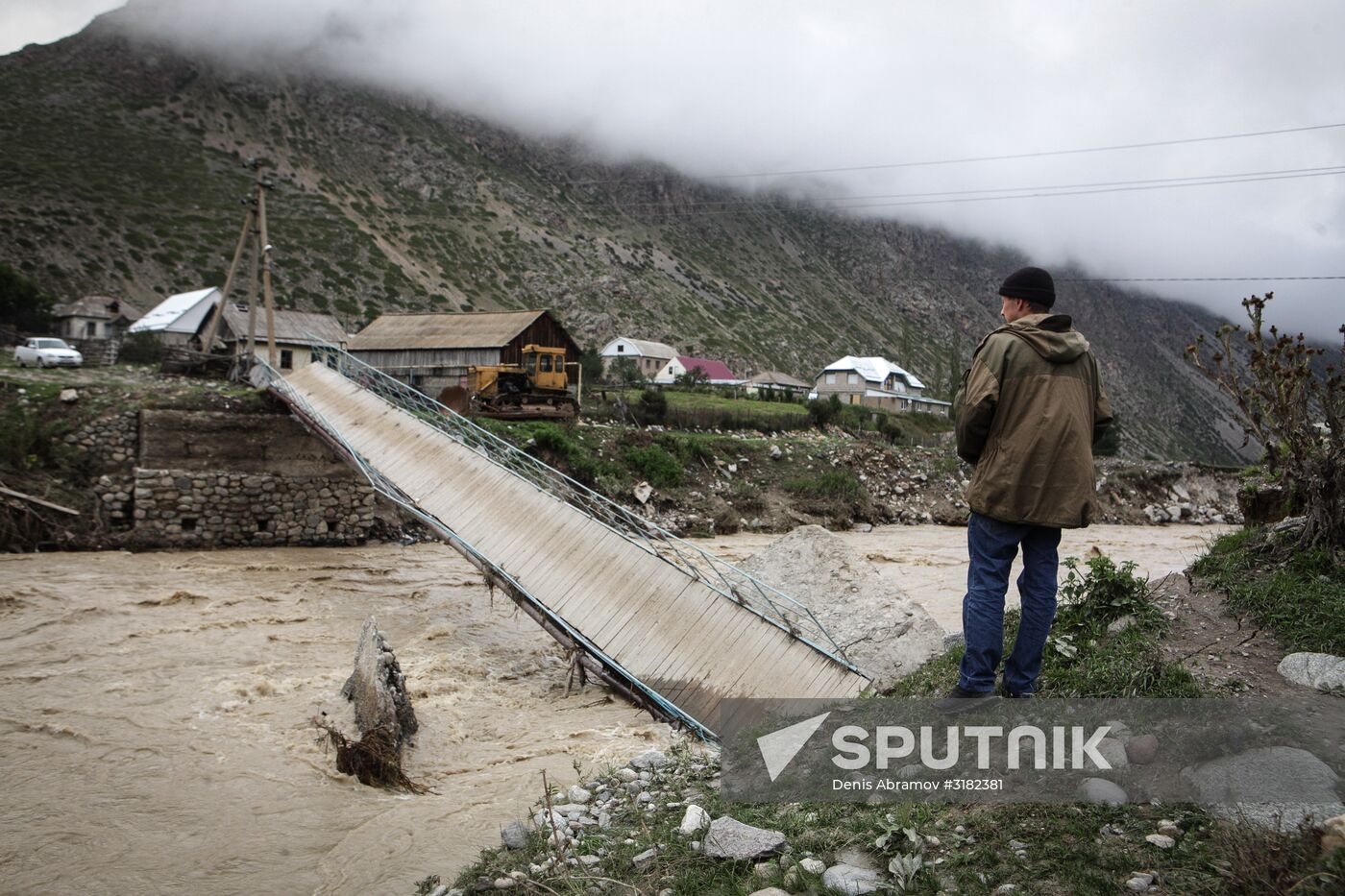 Over 500 tourists cut off by mudslide in Kabardino-Balkaria