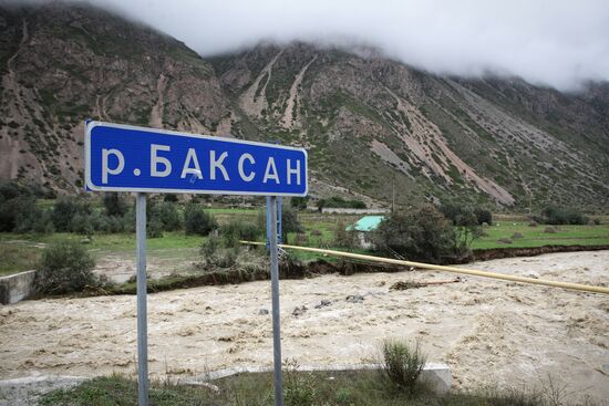 Over 500 tourists cut off by mudslide in Kabardino-Balkaria