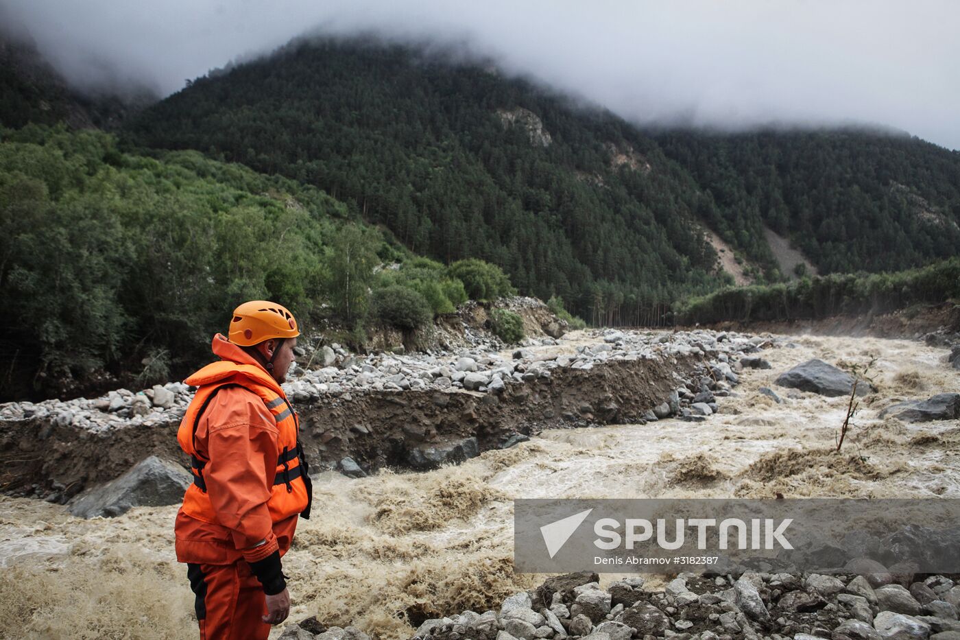 Over 500 tourists cut off by mudslide in Kabardino-Balkaria