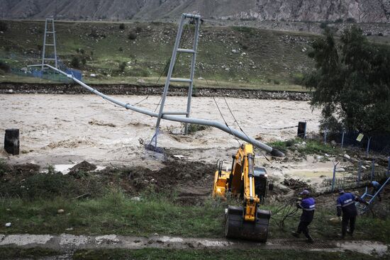 Over 500 tourists cut off by mudslide in Kabardino-Balkaria