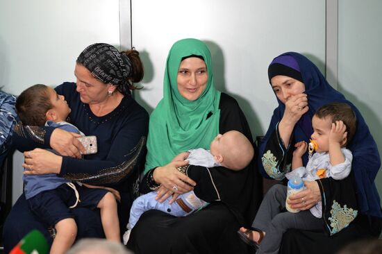 Russian children saved from Iraq arrive in Grozny