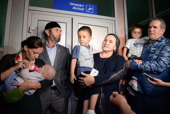 Russian children saved from Iraq arrive in Grozny