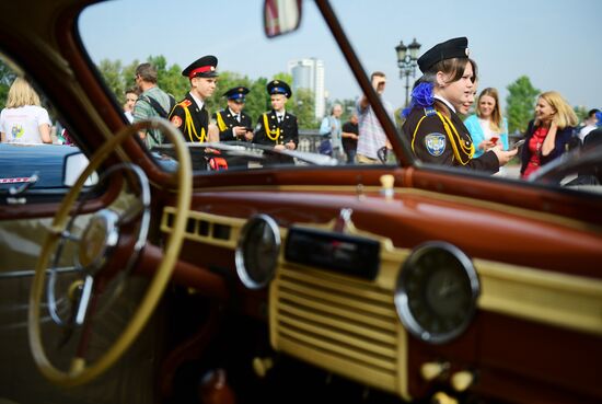 Parade of Pobeda cars