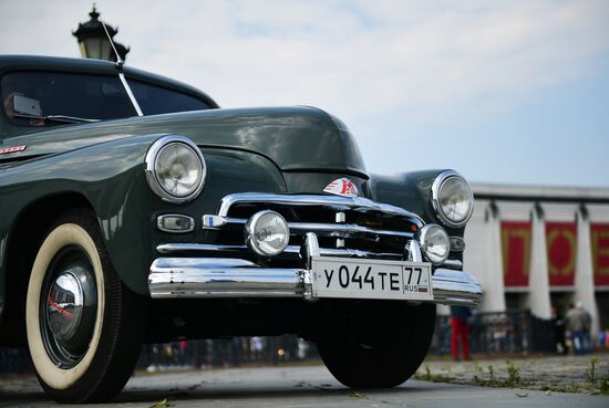 Parade of Pobeda cars