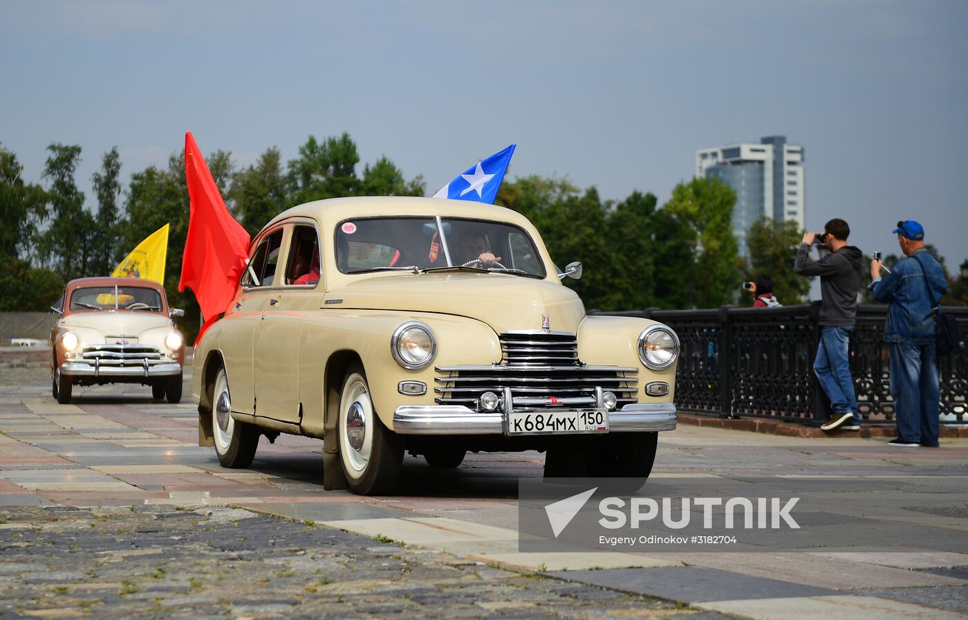 Parade of Pobeda cars