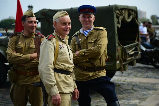 Parade of Pobeda cars