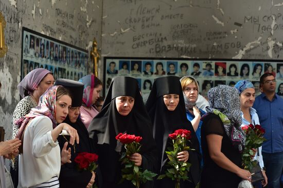 Mourning ceremonies in Beslan