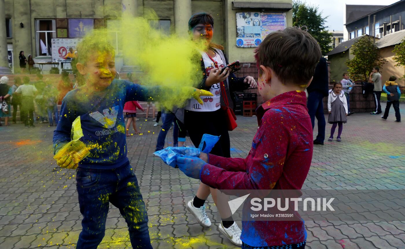 TsvetaLetaFest festival of colors in Donetsk People's Republic