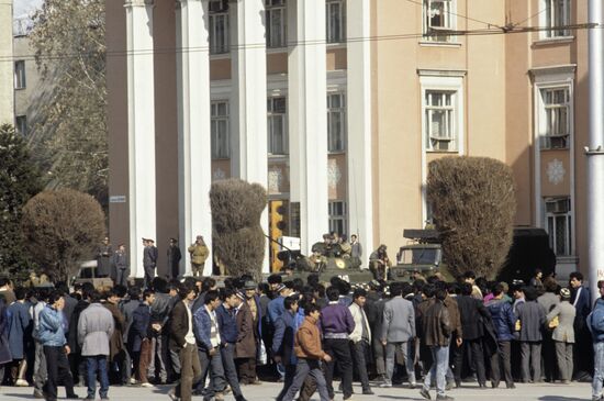 Mass unrest in Dushanbe