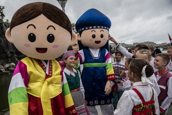 "Far Eastern Street" exhibition opens during the 2017 Eastern Economic Forum