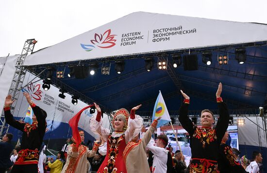 "Far Eastern Street" exhibition opens during the 2017 Eastern Economic Forum