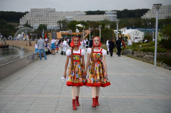 "Far Eastern Street" exhibition opens during the 2017 Eastern Economic Forum