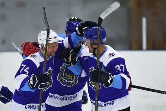 Vladivostok hosts gala match between Eastern Economic Forum and Primorye Territory Administration select teams