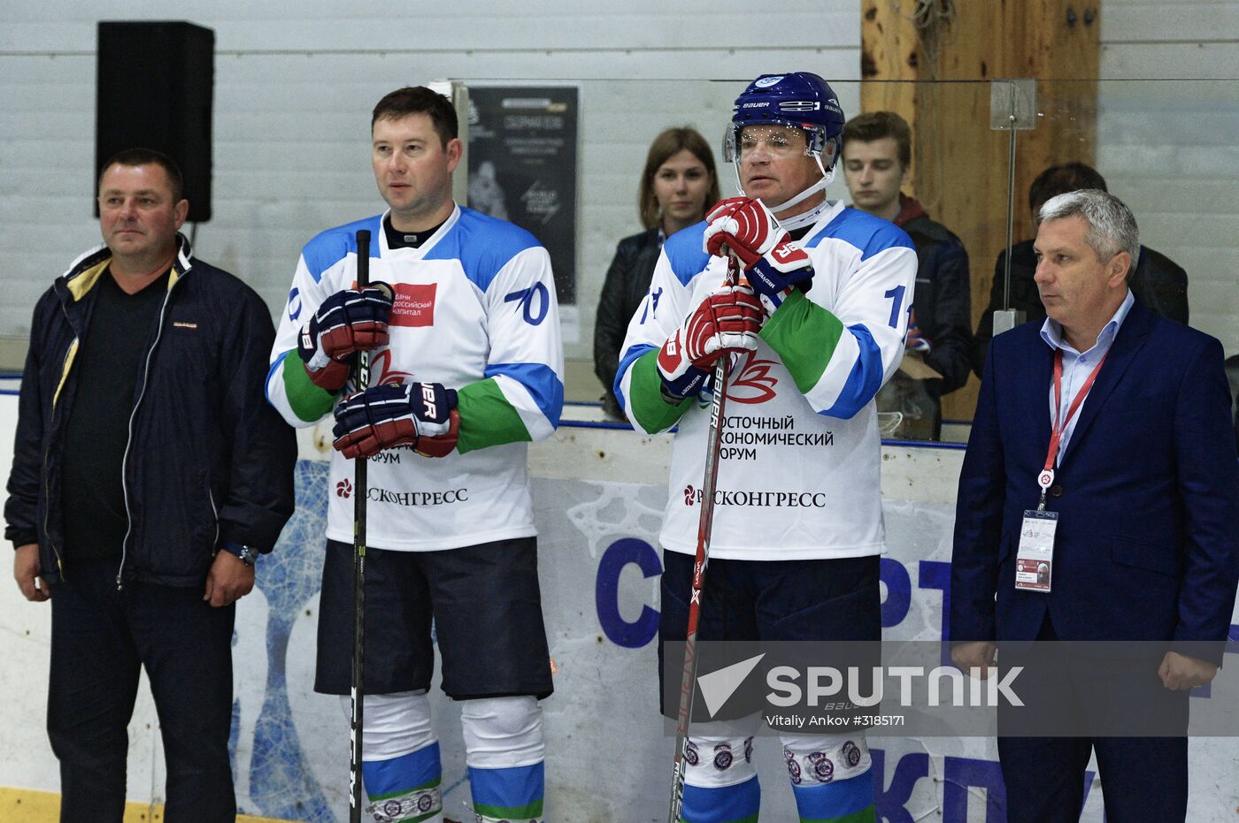 Vladivostok hosts gala match between Eastern Economic Forum and |Primorye Territory Administration select teams