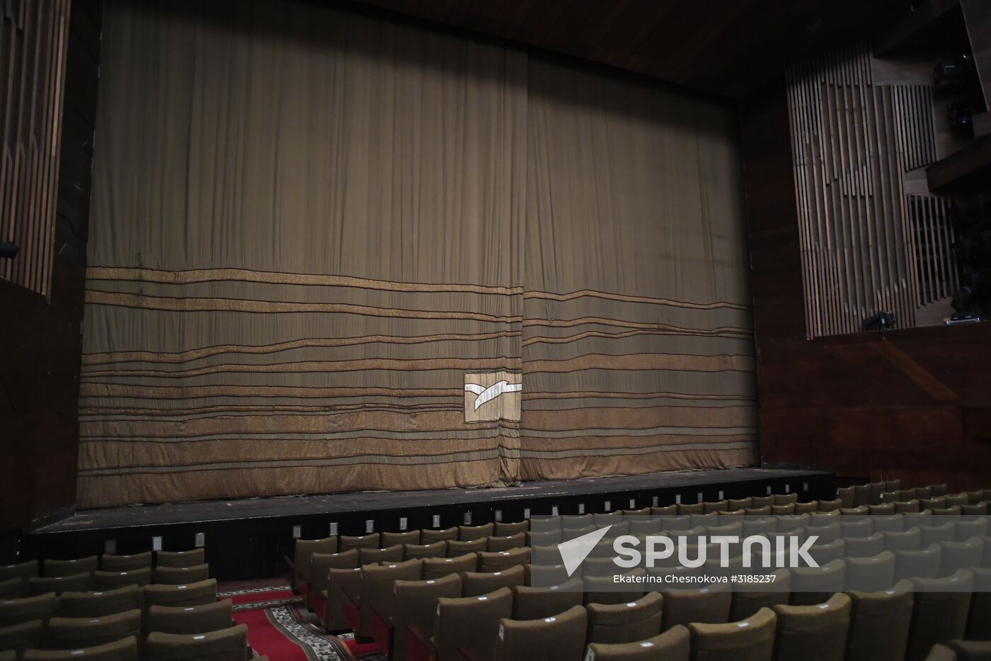 Members of Gorky Moscow Academic Art Theater company meet in Moscow