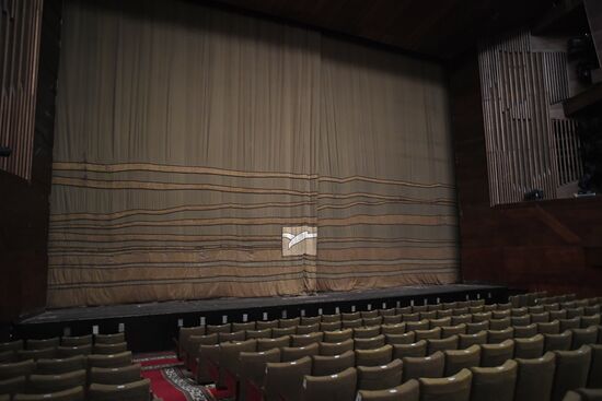 Members of Gorky Moscow Academic Art Theater company meet in Moscow