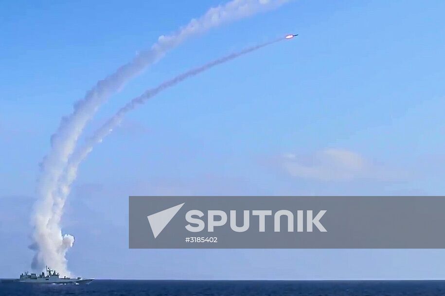Russia launches cruise missiles on ISIS positions in Syria