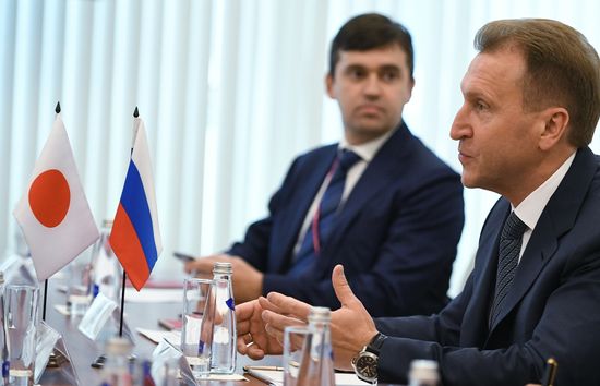 Igor Shuvalov and Taro Kono meet during EEF in Vladivostok
