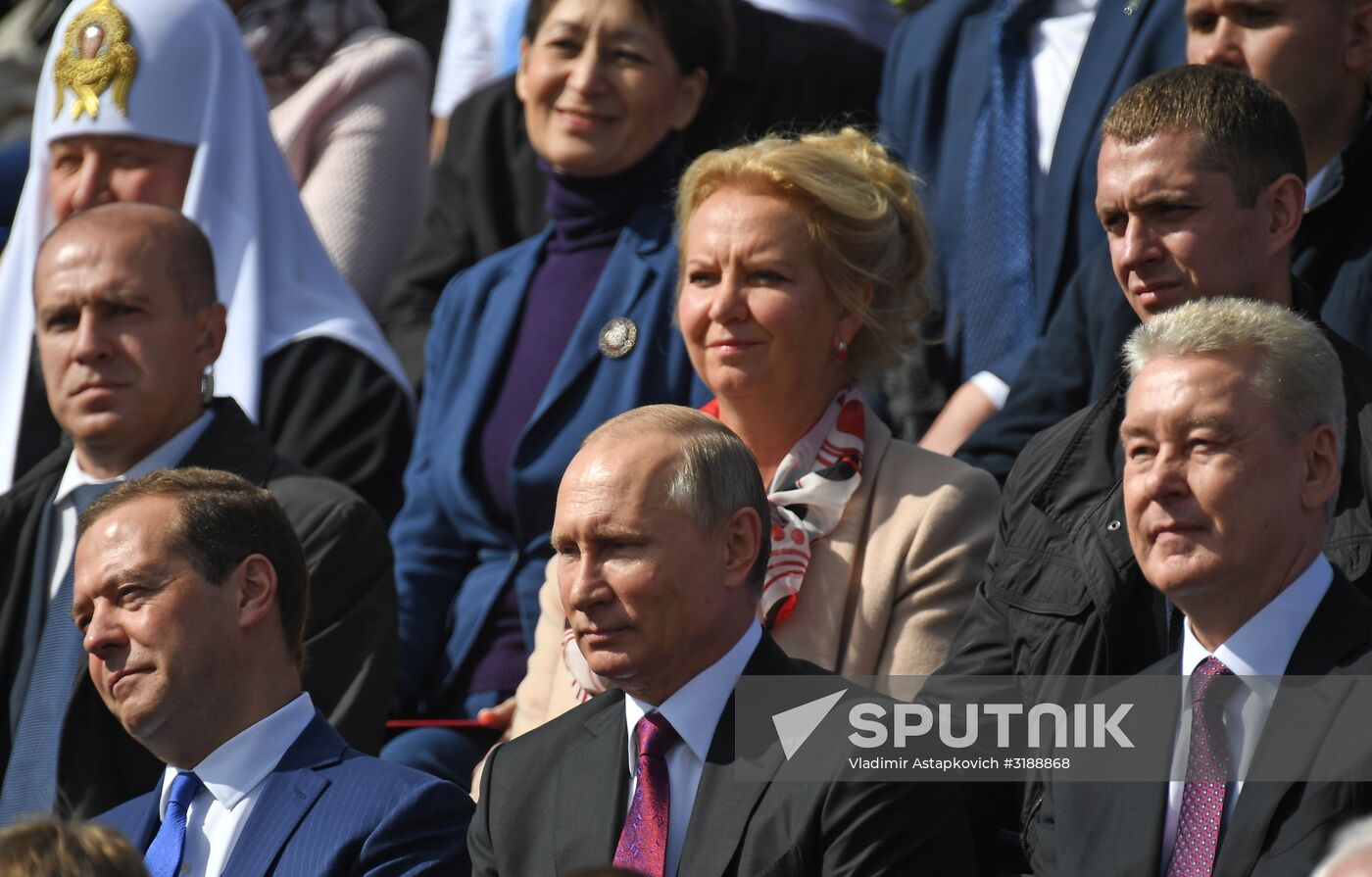 President Putin, Prime Minister Medvedev attend City Day opening ceremony on Red Square