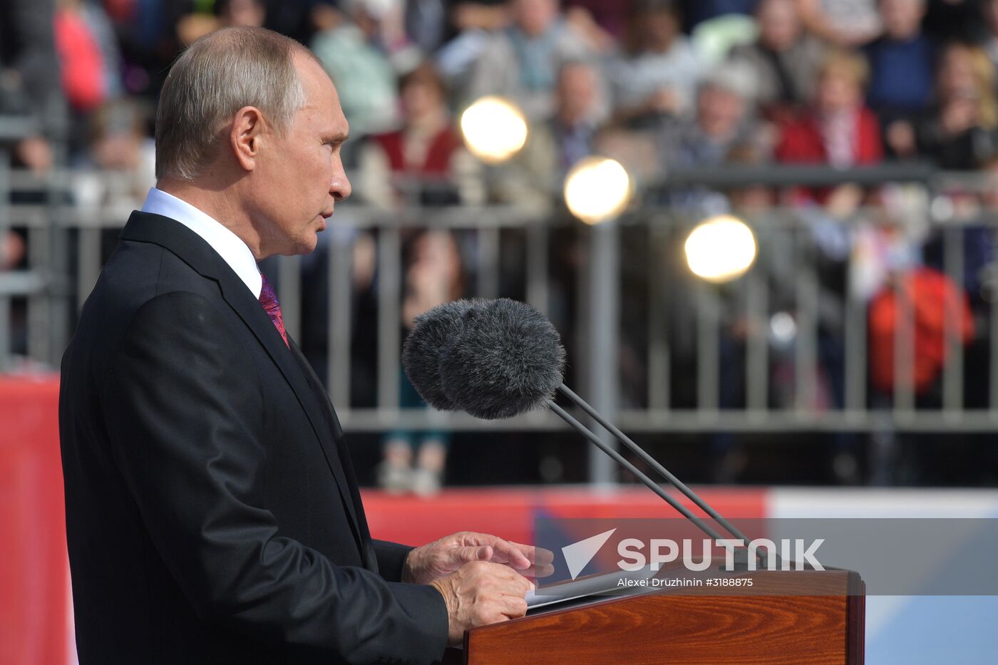 President Putin, Prime Minister Medvedev attend City Day opening ceremony on Red Square