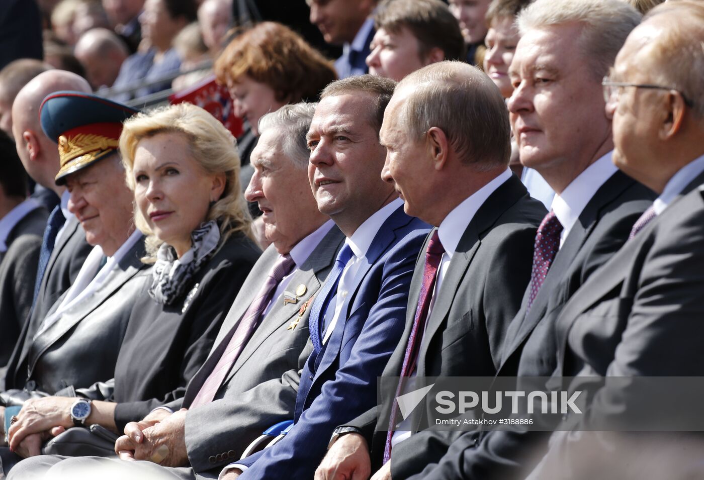 President Putin, Prime Minister Medvedev attend City Day opening ceremony on Red Square