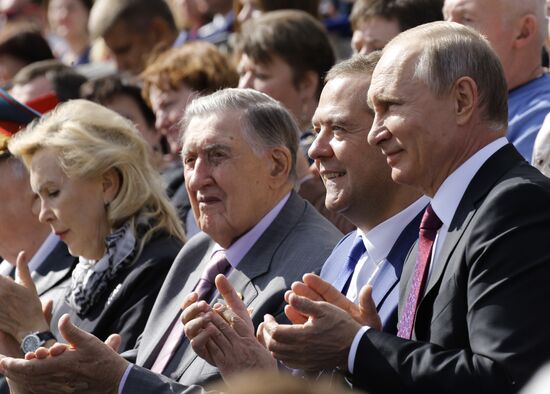 President Putin, Prime Minister Medvedev attend City Day opening ceremony on Red Square