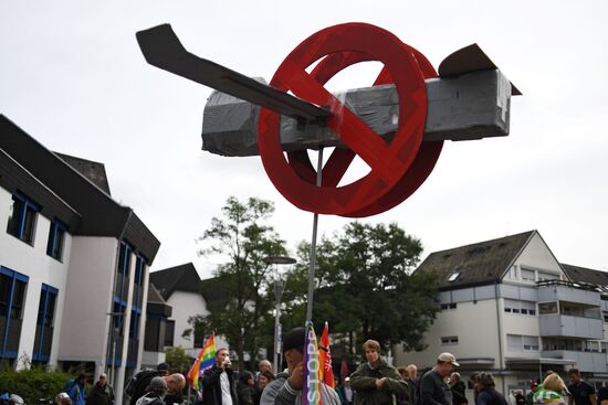 Protests outside US air base in Ramstein
