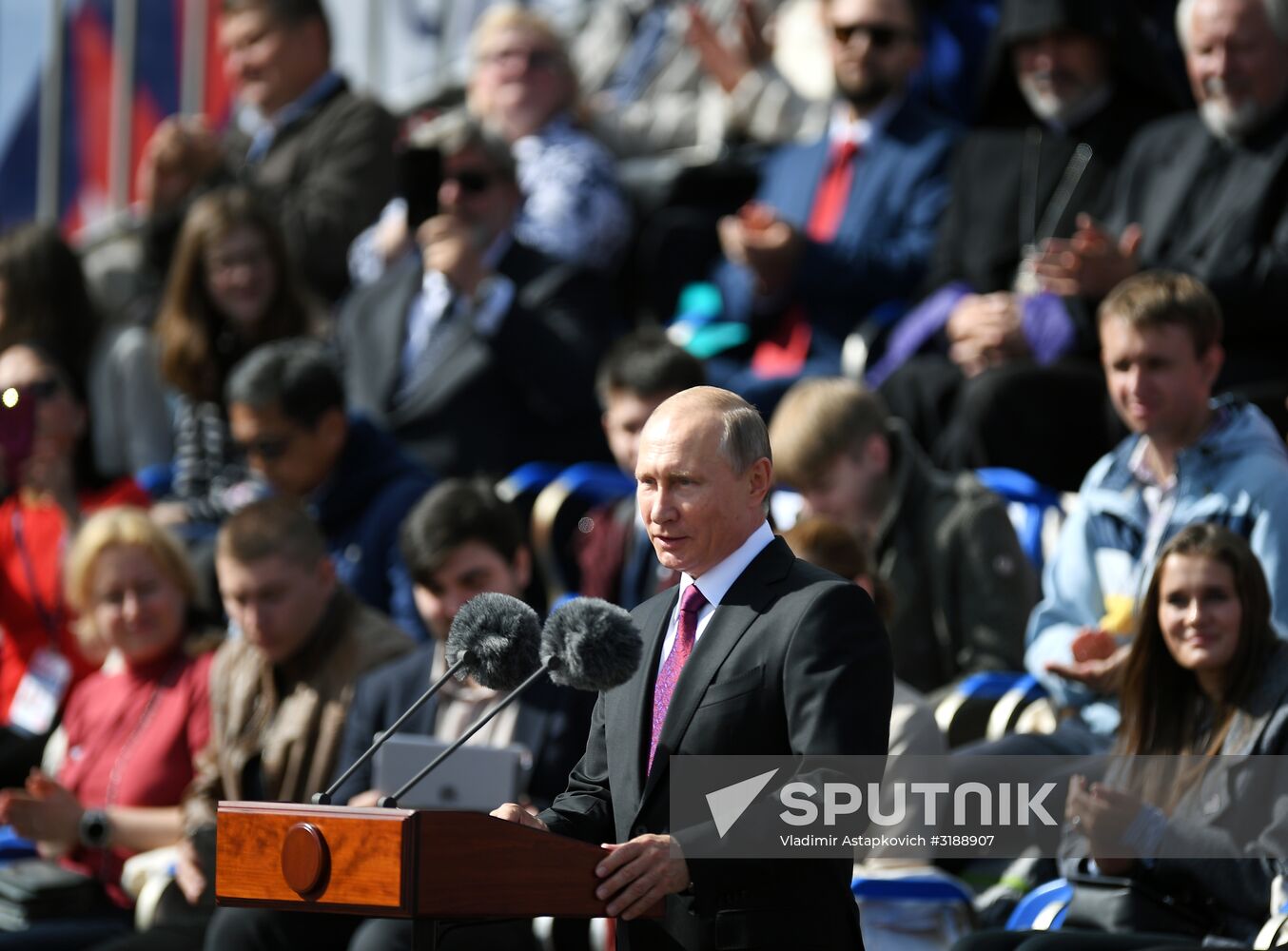 President Putin, Prime Minister Medvedev attend City Day opening ceremony on Red Square