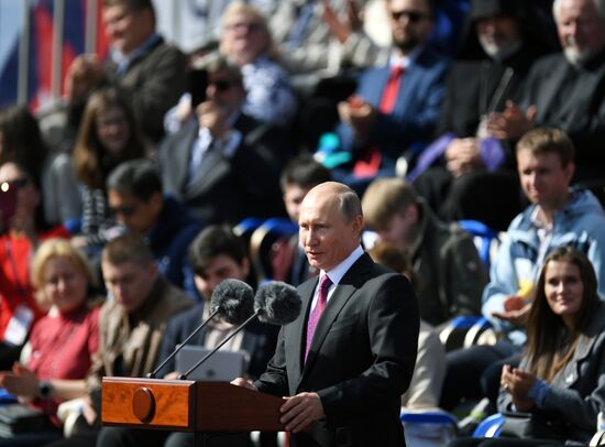 President Putin, Prime Minister Medvedev attend City Day opening ceremony on Red Square