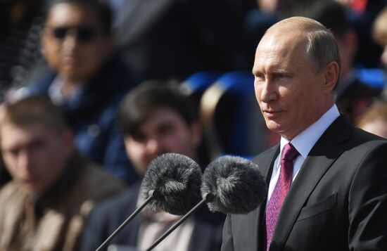 President Putin, Prime Minister Medvedev attend City Day opening ceremony on Red Square