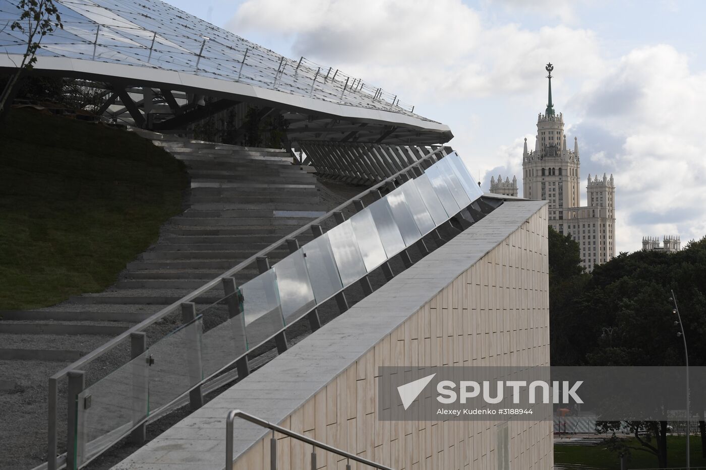 Zaryadye Park is opened in Moscow