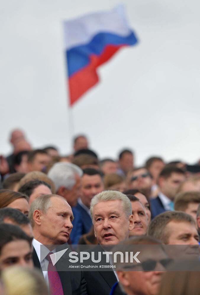 President Putin, Prime Minister Medvedev attend City Day opening ceremony on Red Square