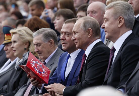 President Putin, Prime Minister Medvedev attend City Day opening ceremony on Red Square