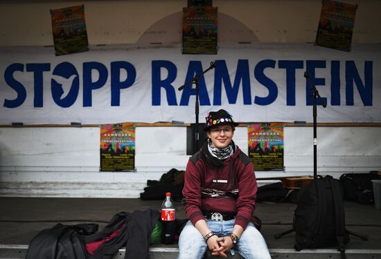 Protests outside US air base in Ramstein