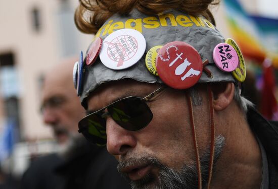 Protests outside US air base in Ramstein
