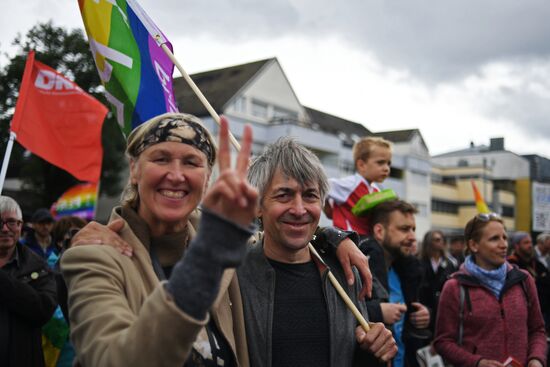 Protests outside US air base in Ramstein