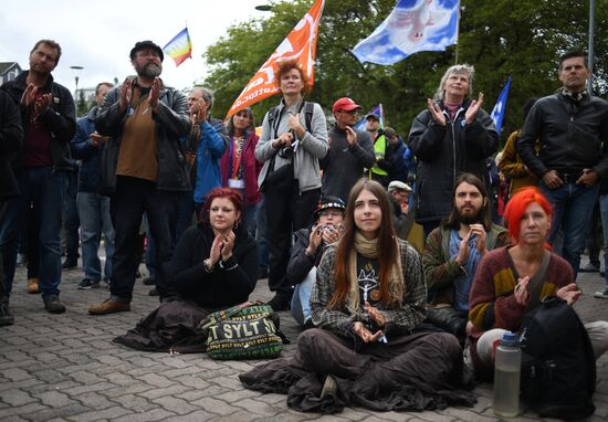 Protests outside US air base in Ramstein