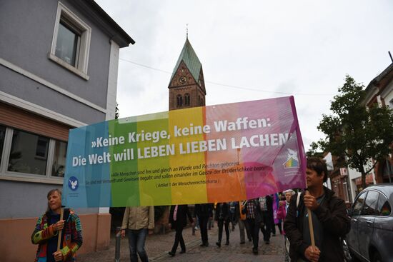Protests outside US air base in Ramstein