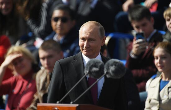 President Putin, Prime Minister Medvedev attend City Day opening ceremony on Red Square