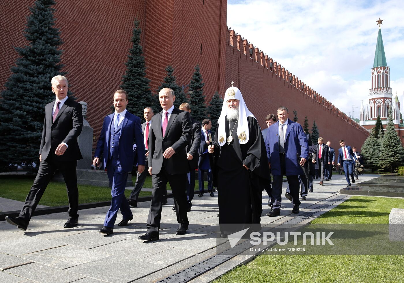 President Putin, Prime Minister Medvedev attend City Day opening ceremony on Red Square