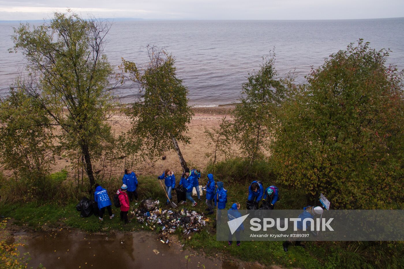 Garbage removal at Lake Baikal's water area and shores