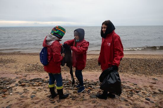 Garbage removal at Lake Baikal's water area and shores