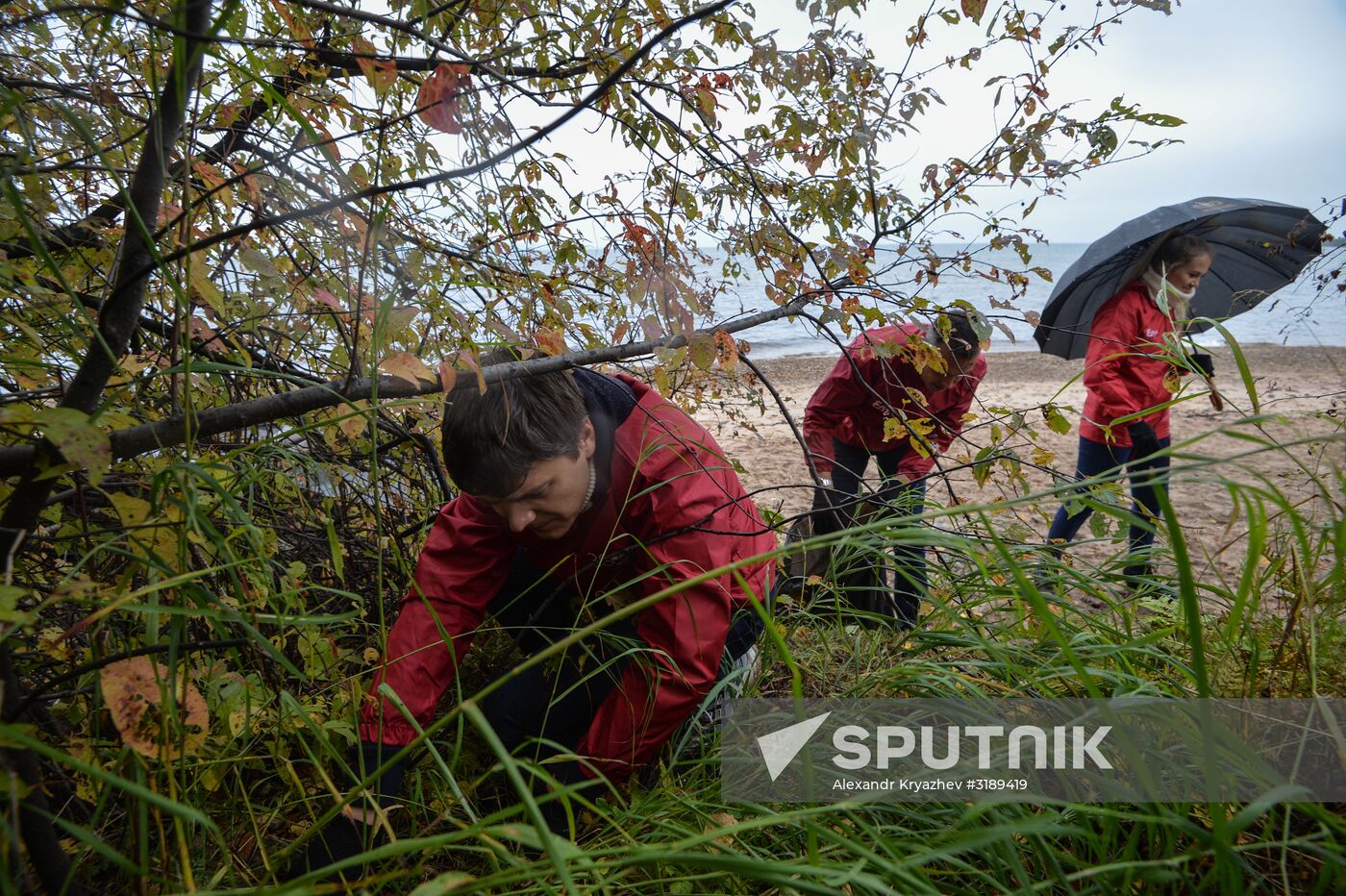 Garbage removal at Lake Baikal's water area and shores