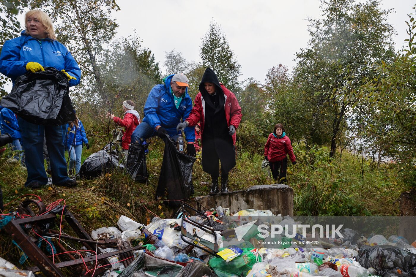 Garbage removal at Lake Baikal's water area and shores