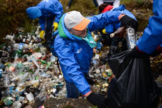 Garbage removal at Lake Baikal's water area and shores