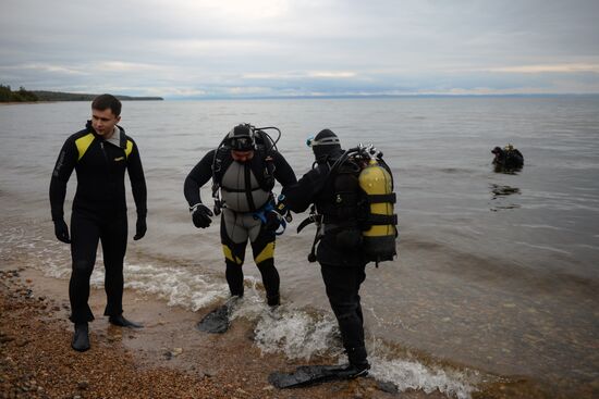 Garbage removal at Lake Baikal's water area and shores
