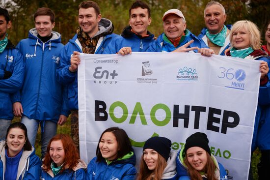 Garbage removal at Lake Baikal's water area and shores