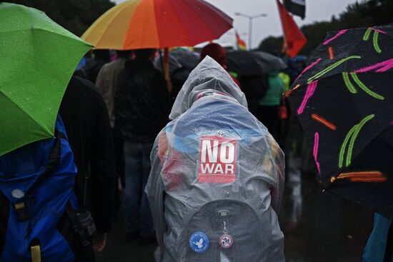 Protests outside US air base in Ramstein